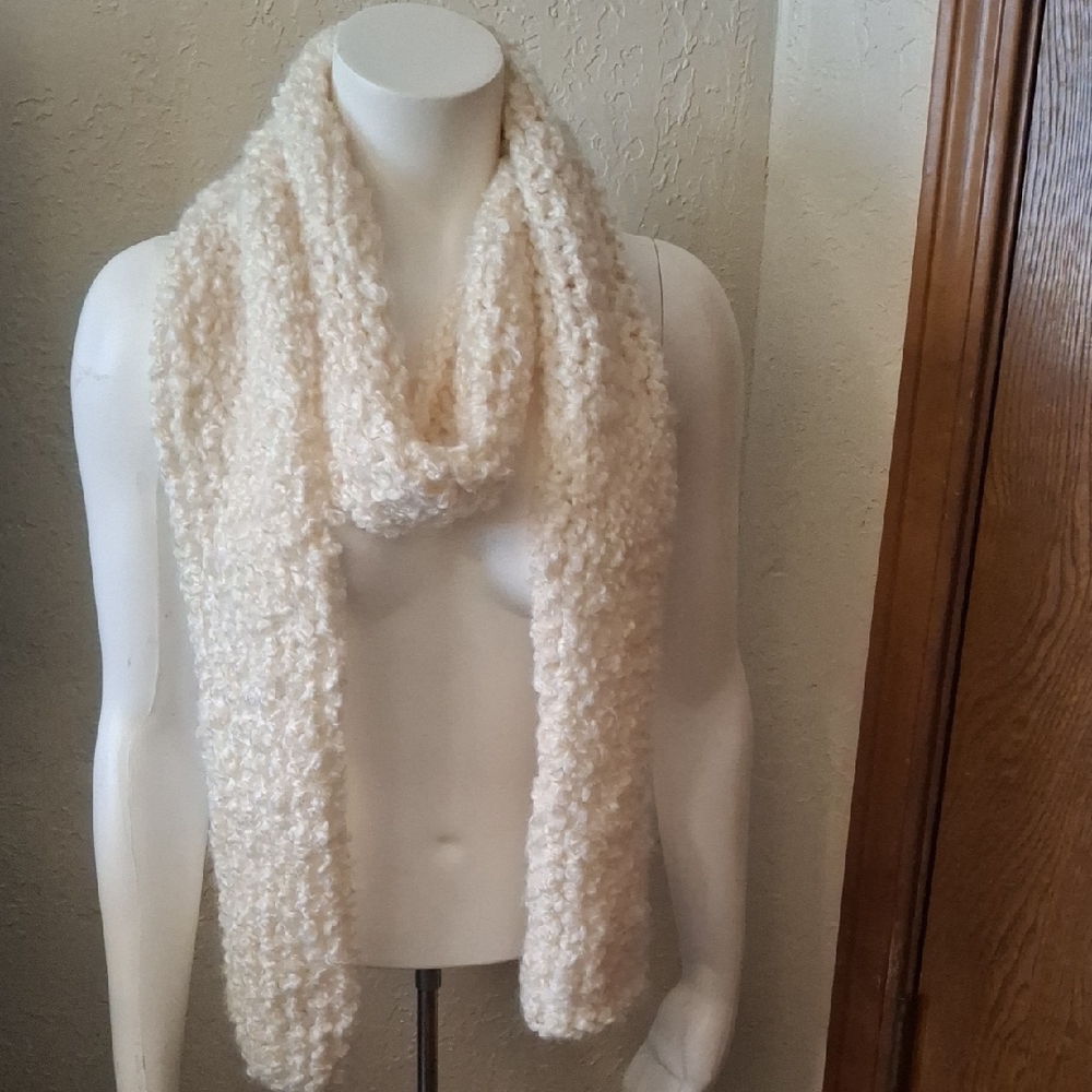 Elegant Cream Textured Scarf